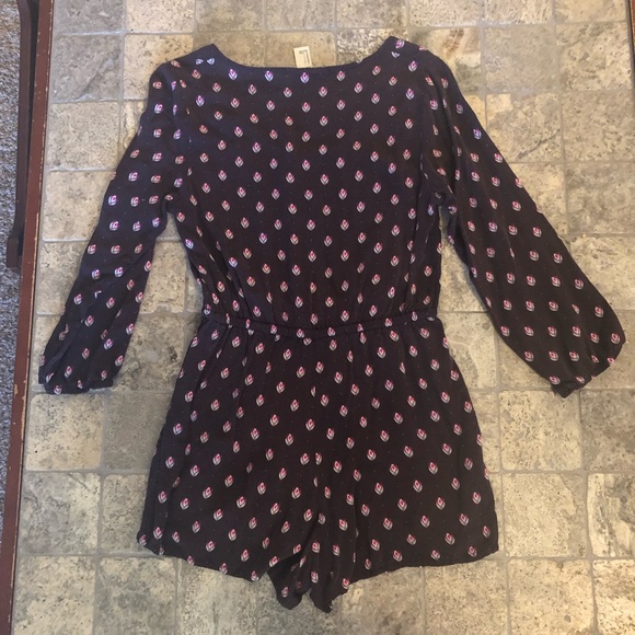 Romper - Picture 2 of 4